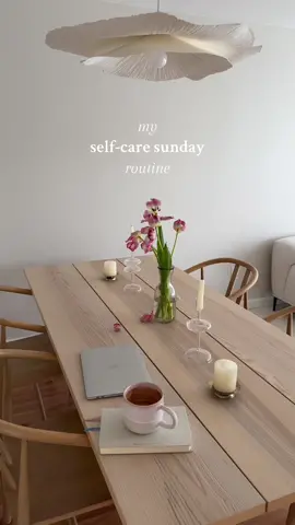 my guide to a self-care sunday 🫶🏼🫧🕯️#SelfCare #sunday #sundayroutine #selfcareroutine #apartment #apartmenttherapy #sundayreset #selflove #journaling #skincare #haircare 