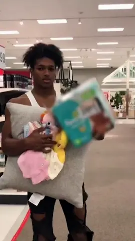 Shopping at target AND a surprise? Dream day‼️ 🛍️ #Ridiculousness #surprise #pregnancyannouncement #targethaul 