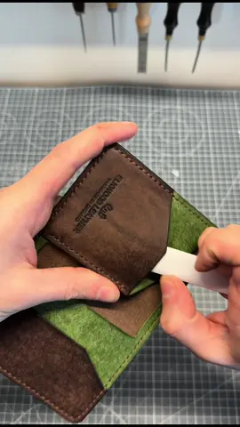 I can’t tell you how much I was craving mint choc chip ice cream whilst making this wallet 🍦😋 Pueblo leather from @aleatherstore  Wallet Features: - 100% Handmade - Minimal and functional design - Premium Full-grain Italian Leather - Develops a Rugged Patina - Hand-stitched with Premium Waxed Thread - Burnished and Waxed Edges - Interior Holds up to 8 Cards + Dedicated Cash Flap - Exterior Quick Access Card Slot #craft #crafts #asmr #artisan #leathercraft #leatherwork #satisfying #handmade #handmadeleather #handstiching #saddlestitch #handstitched #vegtan #fullgrainleather #pueblo #cardwallet 