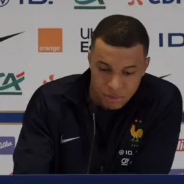 I love watching him in conference press #KYLIANMBAPPE #equipedefrance #mbappe #kylianmbappé #psg #football #kylianmbappeedit #kylianmbappéedit #fff #fyp #pourtoi 