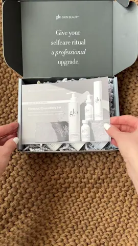 Acne prone girlies.. this one is for you ✨ @Glo Skin Beauty✨ has changed my skin 🙌🏼 #unboxing #unboxwithme #skincareunboxing #skincare #skincareroutine #gloskinbeauty #gloskin #contentcreator #ugccreator #skincareugcexample #ugcexamples 