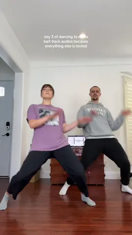 the way this music immediately spikes my stress #rainbowroad #mariokart 