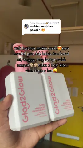 Replying to @𝐜𝐮𝐭𝐞.𝐜𝐨 🧸 best sangat denga feedback macam ni😍tekan beg kuning gaisek🫣 #glad2glow #glad2glowmy #glad2glowcleanser #cleanser #cleanserviral #skincare 