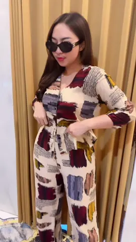 One set terbaruu nih❤️❤️ #JelajahRamadan #SerunyaBerbagi #belanjaditiktoklagi💪🏻 #ramadhanekstraseru #grosirnatalia #pakaianwanita #atasandanbawahan #onesetmurah 