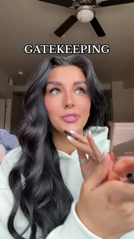 Don’t be a gatekeeper 😭 just help girls out  #gatekeep #gatekeeping #gatekeeper #influencer #contentcreator #influencersbelike #lipcombo #grwm #makeup #opinion #foryou #fyp #trend #trending 