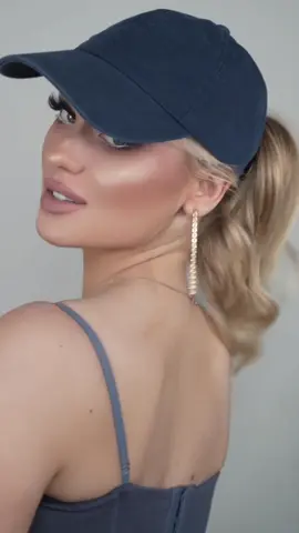 Will you give this hack a try? 🧢 Follow for more makeup and hairstyle ideas ❤️