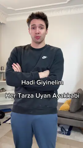 Bence siyah converse’ler her kombin de rahatlıkla kullanabileceğiniz hem gündelik hem spor hem de şık bir ayakkabı ihtiyacını karşılayan nadir ayakkabılardan. Siz Converse seviyor musunuz Yorumlarda belirtmeyi unutmayın.   #s#styleo#outfitf#fitspos#stylingo#ootdg#grwmf#fashionm#modas#stilt#tarzk#kombink#kiyafets#shoesa#ayakkabic#converse