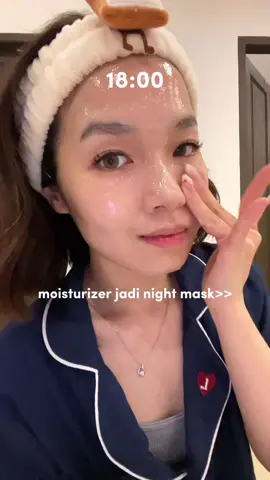 Izin stitch ya ka @Windaaa , terlalu glowing buat ga distitch🥹✨❤️!!  G2G Blueberry moisturizer jadiin night mask lg jd my new obsessiob rn! #moisturizer #nightmask 
