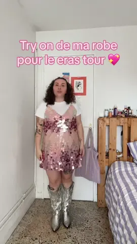 Réponse à @Ju 🌸 Voilà ma robe portée 😁💖 #erastour #erastouroutfits #taylorswift #loverera #lovereraoutfits 