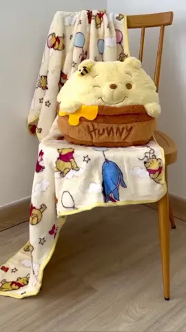 หมอนผ้าห่มหมีPooh ลายการ์ตูน ตุ๊กตาน่ารักมาก  ผ้าคลุมขนนุ่มนิ่ม น่ากอด หมอนตุ๊กตาน่ารัก ใครหาของขวัญ แนะนำตัวนี้เลย น่ารักมาก คนรับได้ใช้แน่นอน  พกไว้ในออฟฟิศ ในรถ เวลาอากาศหนาวๆห่มคลุมตัวได้เลยน้า **ขนาดสินค้า :  หมอน 37 CM  ผ้าห่ม 100x150 cm. #หมอนผ้าห่ม #หมีพูห์ #ตุ๊กตาหมอนผ้าห่ม 