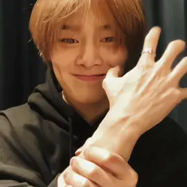 favourite live for a reason👍🏻 #jeongin #straykids #foryoupage #instraykids #foryou #fypシ 