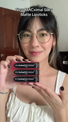@maccosmetics Changed the OG matte lipstick formula?! Honestly.. I think the new MACximal line is  better ✨😌 #mac #maccosmetics #macximal #lipstick #whirl #marrakesh #russianred #highendmakeup #makeup #newlaunch #newmakeup #tryon #swatches #unboxing #sgbeauty #lip 