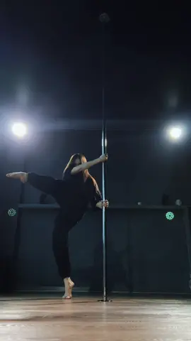 🖤 #poledance #poleart #aerialist 