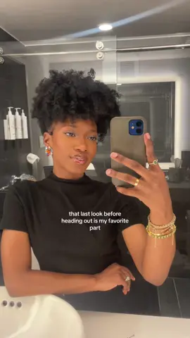 🍬💕 #makeupofthenight #naturalhair #naturalhairupdo #updohairstyle 