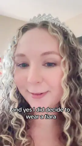 A morning fit for a princess 👸 #grwm #morningroutine #hairwash #curlyhair #curlygirlmethod #OOTD #princess #audition #actorslife 