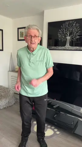 This is how I’d be if I was going to the eras tour 🤩 #fyp #grandad #swiftie #erastour #taylorswift 