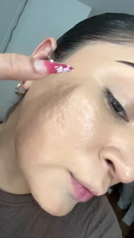 By far my fav foundation @IT Cosmetics 😍 #foundationfordryskin #texture #textureskin #acneproneskin 