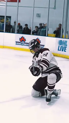 Big comeback from the Petes! 🚨🚨 #ohl #hockey #hockeytiktoks #hockeytok #hockeytiktok #hockeyedits #hockeyplayer #hockeyboys #NHL #goal #ohlcup #ohldraft 