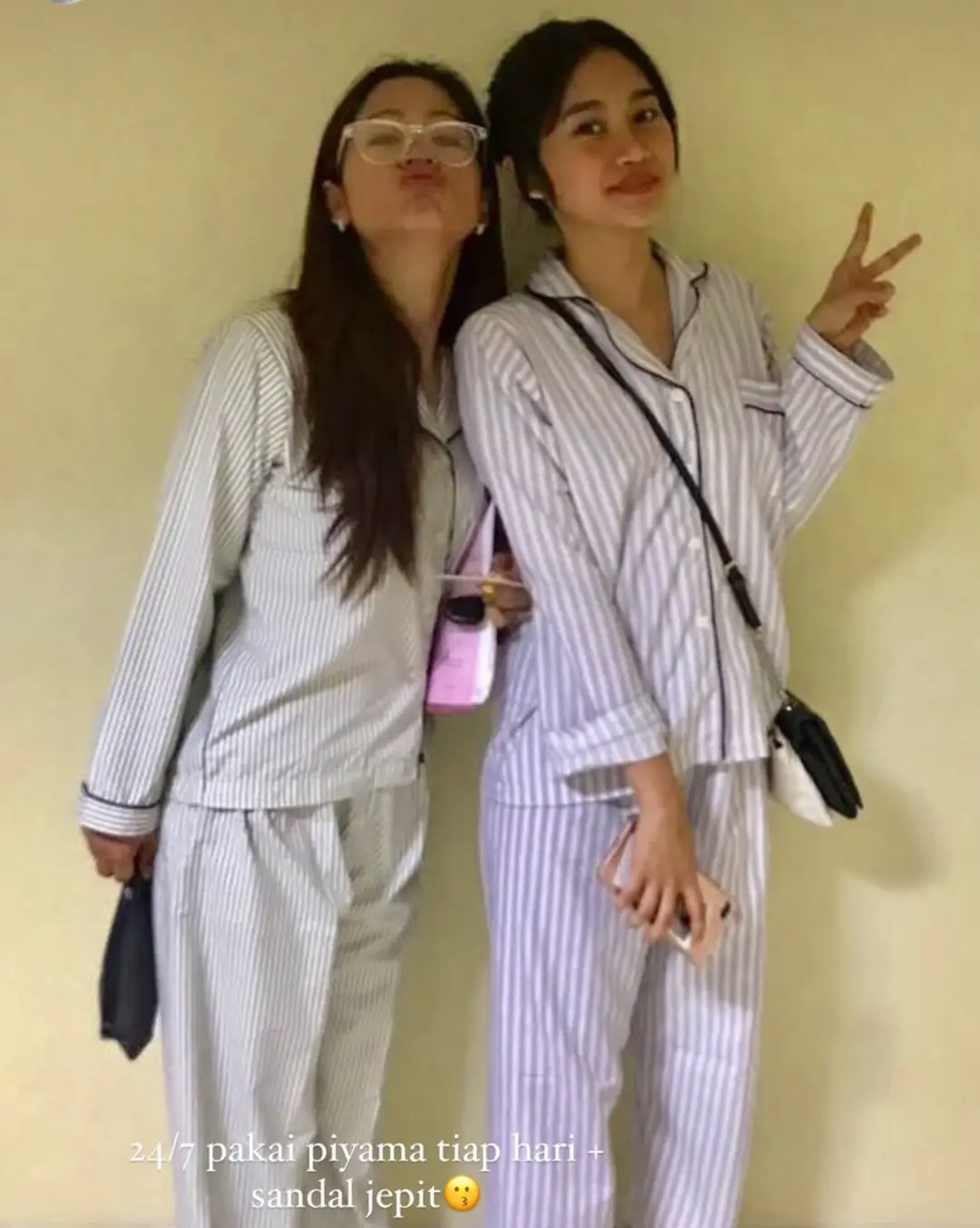 Selamat Ulang Tahun yang ke 24 anak Mama satu - satunya @mamanya dika  Panjang umur buat Dhyaz, selalu di berikan kesehatan dan kebahagiaan setiap saat, setiap waktu bersama Dika. Doa terbaik untuk anak Mama satu - satunya, hadiah paling istimewa dari Sang Pencipta untuk Mama.  Trimakasih selalu menjadi anak yang imut dan lucu, gemesin buat Mama, trimakasih sudah sangat sabar dan ihklas dan mandiri selama ini, trimakasih sudah menjadi Mama yang sangat baik dan bijak buat Dika, selamat untuk hasil kerja keras Dhyaz selama ini, semoga tambah berkah dan tambah sukses, amin. I love You So Much Mama😘