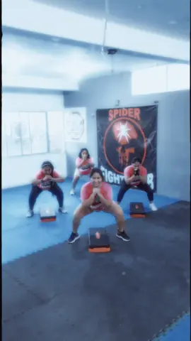 El entrenamiento intermitente de hoy burpie/rebotes prometo mejorar esa condición y técnica 💪👏 la meta es hacerlo 30 segundos burpie 30 segundos rebote x 3  descanso 1 minuto y repetir #entrenamiento #Gym #ejercicio #trend  #strongfitness #Fitness #terapia #funcional #training #tiktok 