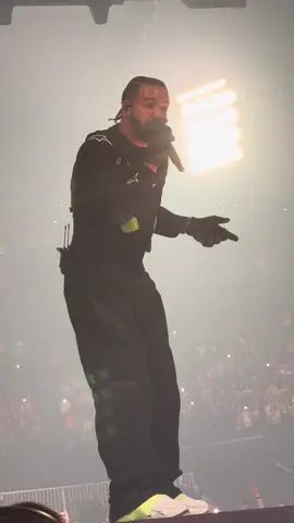 i only love my bed and my mama, i’m sorry🤷🏾‍♀️ #drake #drakeconcert #godsplan #iaab #lexington #kentucky #rap #music #concert #fyp 