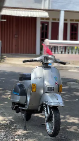 kita sediakan PX 81 siap buat nyore buat paman2ku sekalian 🫡 #vespapx #jualvespa #jualvespaklasik #jualvespapx #vespaindonesia #vespasprint #vespasuper #vespaexcel 