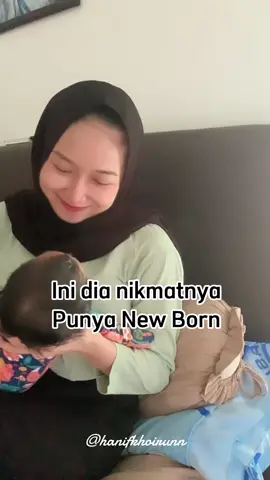 Katanya kalo anak perempuan nen nya ga sesering dan selama anak laki tp kok anakku engga ya.. tp ga papa karna ada booster asi terbaik dari @MOM UUNG yg membuat asi ku lancar bahkn setelah lahiran dan berkualitas karna BB anakku naik dalam 2minggu ini.. #busui #fyp #momuung #asibooster #perlengkapanbayi 