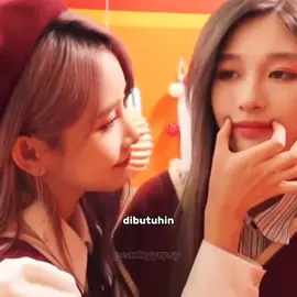 bener banget 🥰😁 #wangyi #zhoushiyu #sqhy #王奕 #周诗雨 #诗情画奕 #snh48 #fyp #foryou #fypシ #xyzbca #4upage #4u #cp