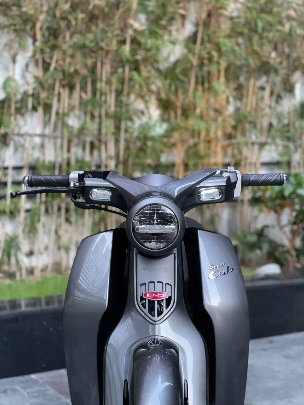 #T7anssiraChallenge #Supercub125  ▪️Bstp siêu nét 34567 ▪️Màu xám lambor ▪️Xe lướt 2200km ( bao chuẩn ) ▪️Trang bị hệ thống phanh Abs , baga katana cnc ▪️ Full 2 chìa 2 kính zin Xác xe giá : #1xx triệu ( bao ra tên mới cho ACE ) Giá : #3xx triệu ( luôn biển Ủy Quyền 20 năm ) 𝐂𝐨𝐧𝐭𝐚𝐜𝐭 📱 𝟎𝟗𝟔𝟗 𝟗𝟖 𝟖𝟗 𝟖𝟗  🔴 Em Tín89 Mua bán - Trao đổi Xe máy Ô tô - Nhận dịch vụ hỗ trợ giấy tờ xe máy - ô tô mọi lúc, mọi nơi 🤝 #Tín89 #thailand🇹🇭 #xuhuong  #tiktok #fypシ #trending #thankyou  #Mua_Bán_Xe #Hỗ_Trợ_Góp_Lãi_Thấp #Ship_Xe_Toàn_Quốc  