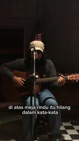Kita semakin asing…           #payungteduh #diatasmeja #diatasmeja_payungteduh #nadarasa_music #kelabgagalmoveon #CapCut 