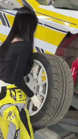 이번시즌에도 열심히 달려보자 💛🔥🔥#d2racing #d2 #twracing #car #제네시스쿠페 #汽車 #台灣 #suspension #서스펜션 #genesiscoupe #cargirl #jdmgirl #jdm #kdm #mechanic #taiwan #korea #koreangirl #mobil #mobile #드리프트 #drift #driftcar #driftgirl 