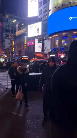 New York City Manhattan Time Square Night Fun 🗽🇺🇲♥️🗽 #newyork #manhattan #usa #unitedstates #america #fun #night #travel #explorepage #trending #100k #100kviews #foryourpage #fyp #fypシ゚viral 