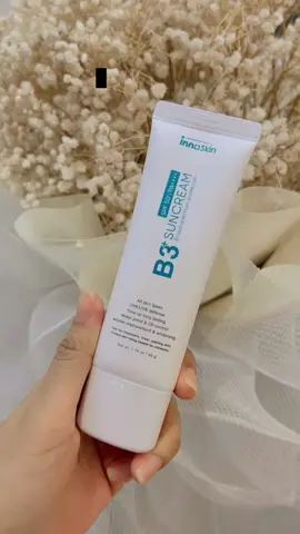 Chống nắng best seller nhà em mấy ngày nay, về cháy hàng liên tục #xuhuong #skincare #trinhbeauty #lamdepmoingay 