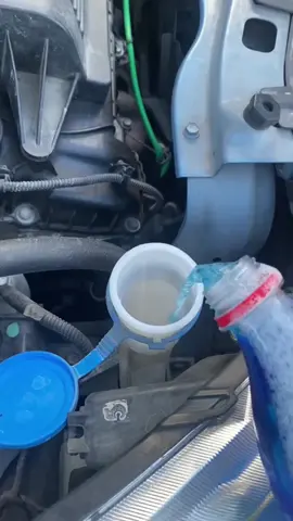 Keep your view pristine with our premium glass cleaner – effortless application, stunning results! #ClearView #DriveConfidently#carglowlab #CarWash #CarCare #CrystalClear #car 