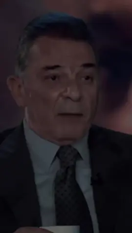 قد يكون الانسان دائم الخضرة كالنبات عندما يكون في بيئة ايجابية لكنه من الممكن ان يتحول لوحش كاسر عندما يتعلق الامر بكرامته و كيانه و معتقده الشخصي، لذلك فاحترام وجود الاخرين نابع من احترام الذات. —————————— مقطع مرئي من لقاء مع الممثل المحترم  #محمود_حميده