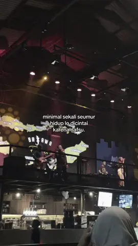 padahal lo cuma jadi pemuas nafsu cowok lo tapi tetep aja masih dipertahanin. berarti apa namanya?