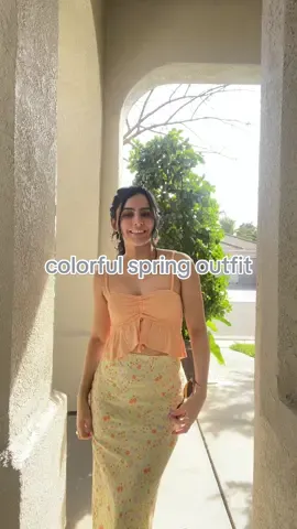 Love that its finally getting warm out 🥰 #springfashion #target #targetfinds #pacsun #colorfuloutfit #stuartweitzman #amazon #warmweather 