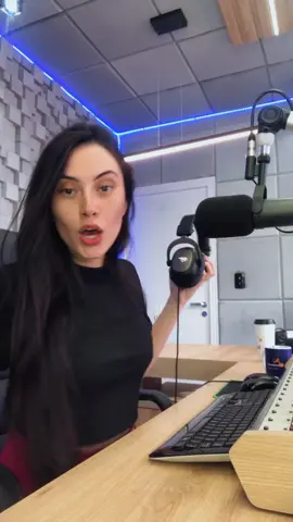 Booooa tardeeeeeeee #locucaofeminina #radio #fyyyyyyyyyyyyyyyy 