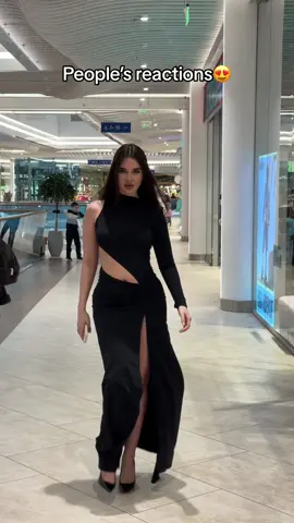 #walkingdownthestreet #reaction 