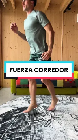 💪 FUERZA PARA CORREDORES 🏠 (en casa) | Robert Arias   #ejercicios #fuerza  #corredores #deportesentiktok  El ÚLTIMO ejercicio es CRUCIAL para la prevención de lesiones. 🙋🏻‍♂️ Todos tendemos a dejar de lado el trabajo de fuerza y nos centramos en correr y correr. Sin embargo, realizar una rutina de fuerza nos traerá MUCHOS MÁS BENEFICIOS a largo plazo 💛. Realiza esta rutina un par de veces por semana y me cuentas: 1️⃣ PUENTE DE GLÚTEO x15 reps 2️⃣ ZANCADAS x15 repa 3️⃣ ELEVACIONES DE GEMELO x20 repa 4️⃣ PLANCHA COPENHAGUEN 30s 5️⃣ PESO MUERTO RUMANO x15 6️⃣ ZANCADAS CON SALTO 30” 7️⃣ TIRÓN DE TOALLA Guárdalo y compártelo con quién le vaya a ayudar ❤️‍🔥 🎥 SUSCRÍBETE a mi CANAL DE YOUTUBE (link en la BIO) para ver mi progreso semana tras semanas. Y también🤑 MI VENTAJAS (Códigos de descuento): 🏃‍♂️ Ropa running: @far.run ➡️ FAR10ROBERT ⬅️ 🚴‍♀️ Ropa ciclismo: @sirokocom ➡️ ROBERTARIAS ⬅️ 🍫Nutrición: @fante_oficial ➡️ROBERTARIAS⬅️ 🛞 Llantas de carbono: @edcowheels ➡️ ITSROBERT10 ⬅️