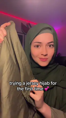 trying a new hijab style 👀 #hijab #hijabi #muslim #muslimah #style #muslimgirl #xyzbca #fypシ #foryou 
