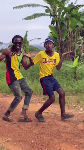 Eno nkaaaa 🔥 🔥 with @_Hama_d3m  #oldskool #dancehall #viral #tiktok #jamaica #dance #oldskoolraver #challenge #dance #oldkids #hamadem #wakisodancekids #devismazzina #wedancetochangelives  @LIMITLEZZ  @_Hama_d3m  @_Hama_d3m 