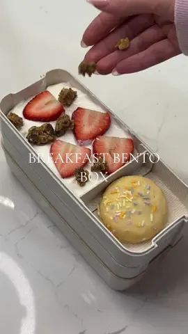 Mealpreping breakfast 🍓🥐#breakfastprep #breakfastideas #bentobox #asmr #asmraounds #makebreakfastwithme #mealprep #chocolate #greekyogurt #satisfying #motivation #mealplan #foryou 