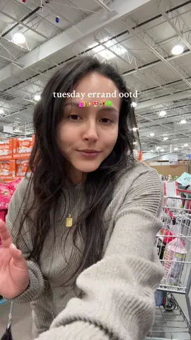 If youve never tried an @Alo Yoga set, youre missing out! I got this set to match the bestie and i will be getting more!! 🛍️  #errandday #OOTD #aloyoga #sweatset #matchingsetsforwomen #matchingset #prada #alo #samba #addidas #relatable #vibes 