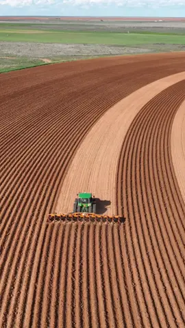 Circle farming  #farm #johndeere #tractorsoftiktok #agriculture #johndeeretractor #tractorfarming 
