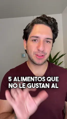 5 superalimentos que no le gustan al cáncer❌: ✅ La cúrcuma, rica en curcumina, combate la inflamación y protege con su poder antioxidante.  ✅ Las moras, incluyendo arándanos y frambuesas, cargadas de antiocianinas, neutralizan tóxicos y ayudan a frenar tumores.  ✅ Los vegetales de hoja verde, como la espinaca, son fortalezas de antioxidantes que promueven salud celular e inmune.  ✅ El ajo, con su alicina, ayuda a bloquear carcinógenos y el crecimiento tumoral.  ✅ Los tomates, llenos de licopeno, son escudos contra el daño celular.  Hay muchos tipos de cáncer, y se pueden desarrollar por una serie de factores, pero uno de los principales es la alimentación. ¡Sígueme para cuidar mejor tu salud! #salud #bienestar #saludybienestar #saludybelleza #saludynutricion #nutricion #cancer #cáncer #nutrición #comerbien #dietasaludable #curcuma #dietaantiinflamatoria #superalimento 