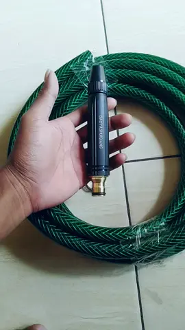 paket selang air + kepala semprotan lurus hitam#selangcucimobil #selang #semprotanair #semprotancucimobil #ramadhan2024 #mudik2024 #semprotankencang 