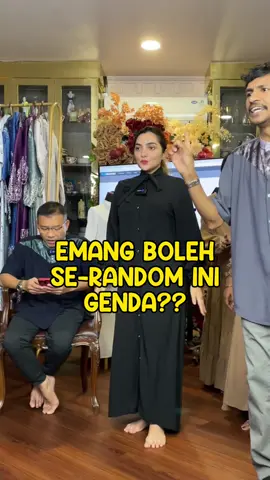 Emang boleh serandom ini? 😂 Jangan sampai kelewatan live aku hari ini jam 2 siang ya guys 😍 @ASHWEAROFFICIAL 