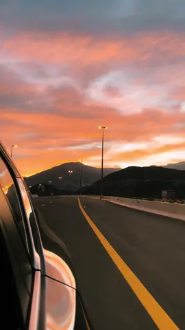 📍Fujairah, UAE  #sunset #fujairah #unitedarabemirates #uae #sunsetlover #hanginggardens #driveslikethese #travel #traveltok #roadtrip #abudhabi #mountainsview #mountain #dubai #dubaidiaries #longdrive #dubai🇦🇪 #abudhabilife #WeekendVibes #weekend #emirati 