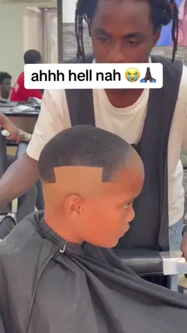 this aint it bruh 😭 #fyp #viral #blowthisup #blowup #barber #barbers #barbershop #barberfails #fail #hairline #blackbarber #nah #bruh #clean #funny #😭😭😭 